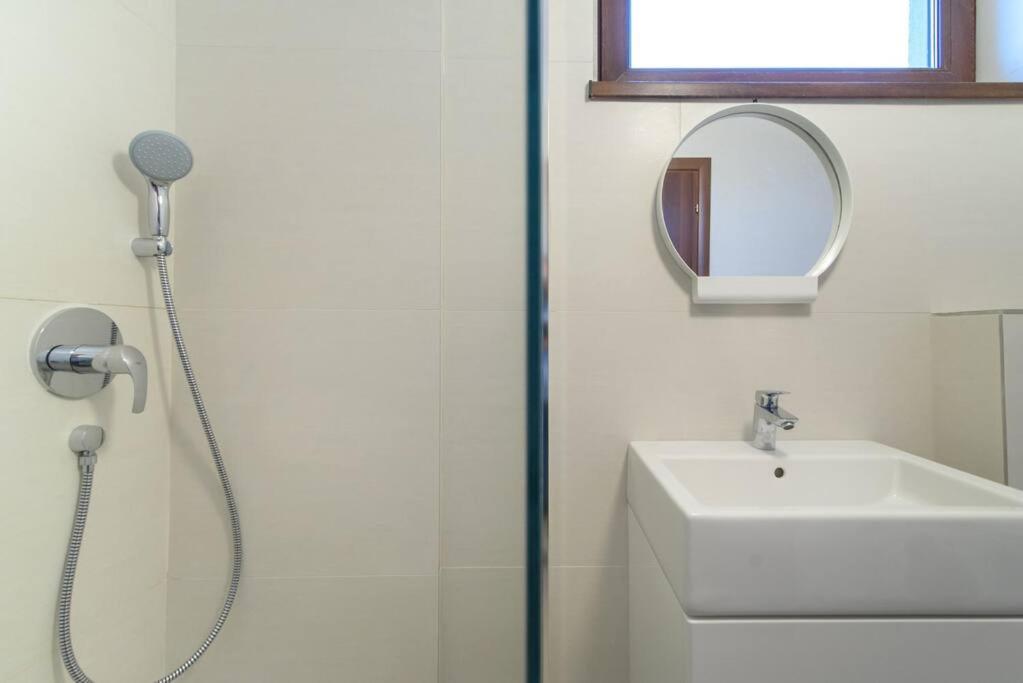 Bianco 16 - Central Studio Universitate - Old Town Bucureşti Ngoại thất bức ảnh